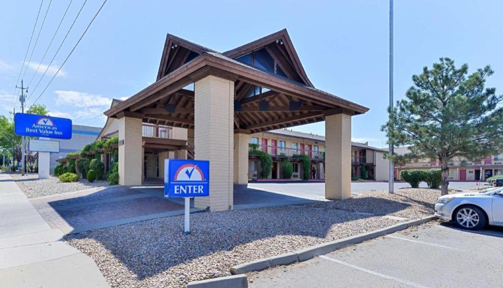Days Inn By Wyndham Albuquerque Northeast Εξωτερικό φωτογραφία