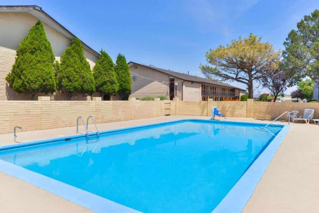 Days Inn By Wyndham Albuquerque Northeast Εξωτερικό φωτογραφία