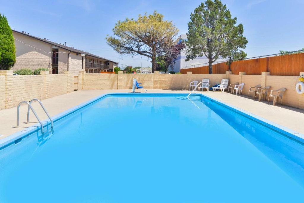 Days Inn By Wyndham Albuquerque Northeast Εξωτερικό φωτογραφία