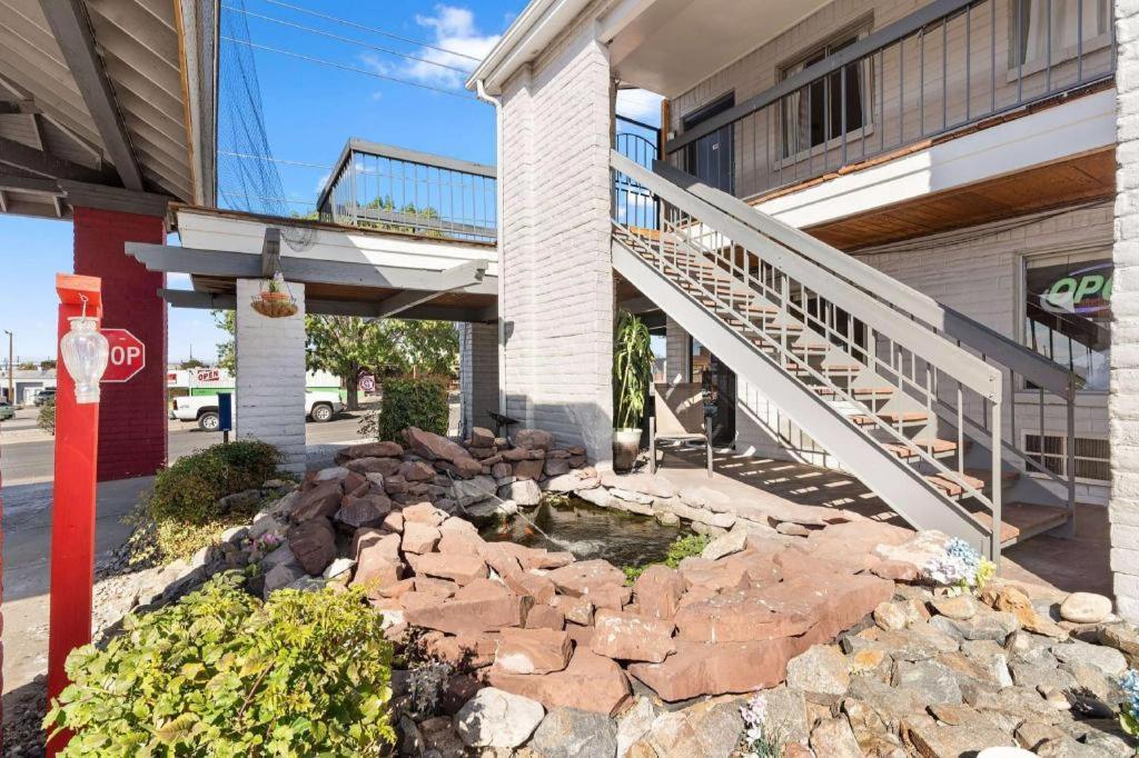 Days Inn By Wyndham Albuquerque Northeast Εξωτερικό φωτογραφία