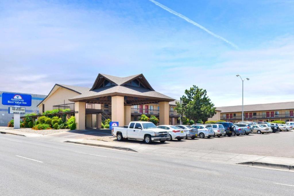 Days Inn By Wyndham Albuquerque Northeast Εξωτερικό φωτογραφία